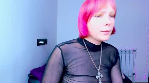 Snapshot of tenebrise chatting on 10.09.25 Kira online show from 10.09.25