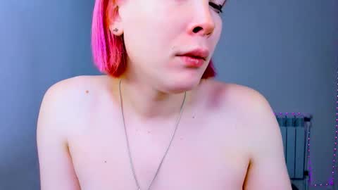 Snapshot of tenebrise chatting on 10.11.25 Kira online show from 10.11.25