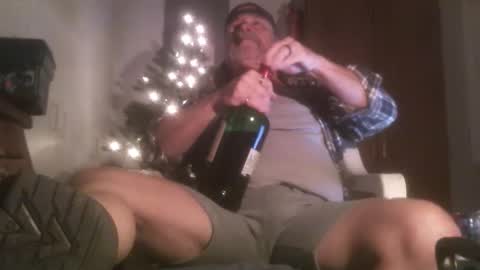 Snapshot of tennredneck chatting on 12.30.24 Tennredneck online show from 12.30.24