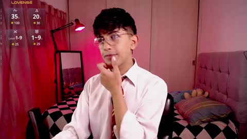 Snapshot of teobrowny_ chatting on 01.11.25 teo brown Independent model online show from 01.11.25