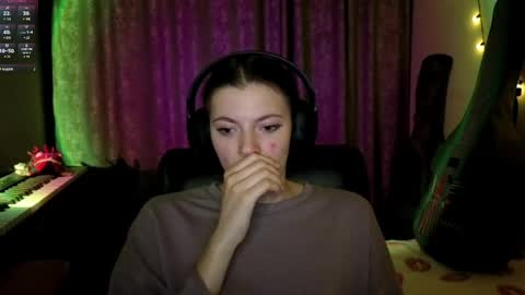 Anny Simpson online show from 04.12.26