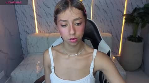 Snapshot of terry_tx chatting on 10.18.25 Online 800 to 1400 online show from 10.18.25