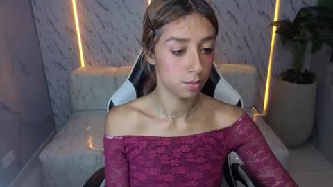 Snapshot of terry_tx chatting on 10.25.25 Online 800 to 1400 online show from 10.25.25