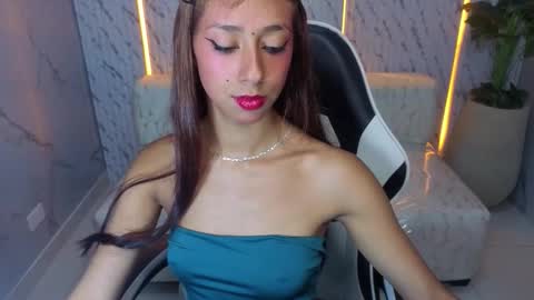 Snapshot of terry_tx chatting on 10.29.25 Online 800 to 1400 online show from 10.29.25