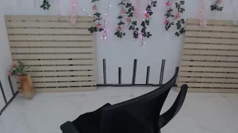 Snapshot of tessa0943 chatting on 10.19.25 tessa0943 online show from 10.19.25