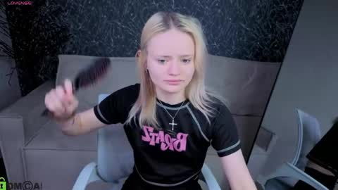 Snapshot of tessa_ashe chatting on 04.25.26 Tessa online show from 04.25.26
