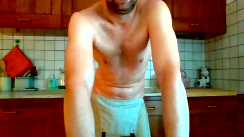 Snapshot of testosterone20222 chatting on 01.01.25 Testosterone20 online show from 01.01.25