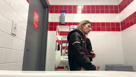 Snapshot of texascockstar chatting on 12.13.24 texascockstar online show from 12.13.24