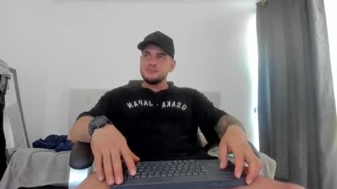 Snapshot of teylor_creed chatting on 10.21.25 teylor creed online show from 10.21.25