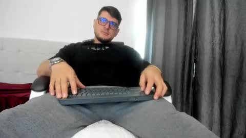 Snapshot of teylor_creed chatting on 11.01.25 teylor creed online show from 11.01.25