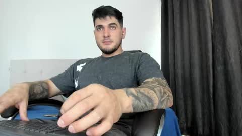 Snapshot of teylor_creed chatting on 12.16.25 teylor creed online show from 12.16.25