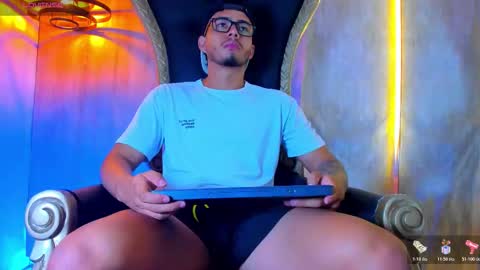 Snapshot of thaddeus_king chatting on 11.03.25 thaddeus king online show from 11.03.25