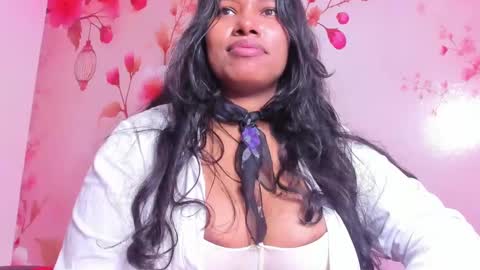 Snapshot of thais_waldrof chatting on 02.11.25 Andreina online show from 02.11.25