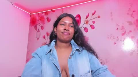 Snapshot of thais_waldrof chatting on 02.18.25 Andreina online show from 02.18.25