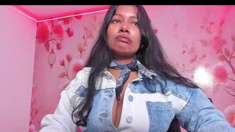 Snapshot of thais_waldrof chatting on 02.20.25 Andreina online show from 02.20.25