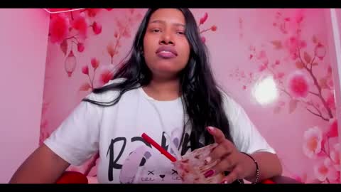 Snapshot of thais_waldrof chatting on 02.25.25 Andreina online show from 02.25.25