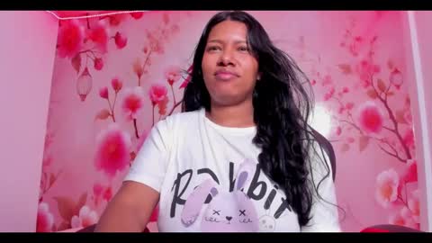 Snapshot of thais_waldrof chatting on 02.25.25 Andreina online show from 02.25.25