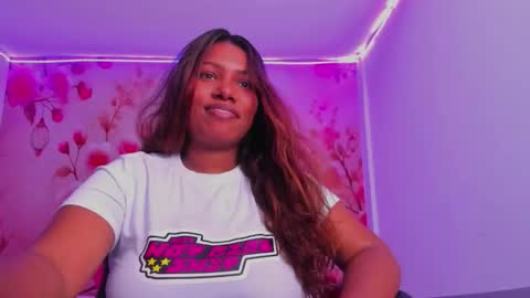 Snapshot of thais_waldrof chatting on 09.27.25 Andreina online show from 09.27.25