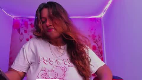 Snapshot of thais_waldrof chatting on 09.28.25 Andreina online show from 09.28.25