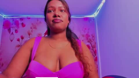 Snapshot of thais_waldrof chatting on 10.03.25 Andreina online show from 10.03.25