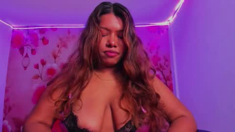 Snapshot of thais_waldrof chatting on 10.11.25 Andreina online show from 10.11.25