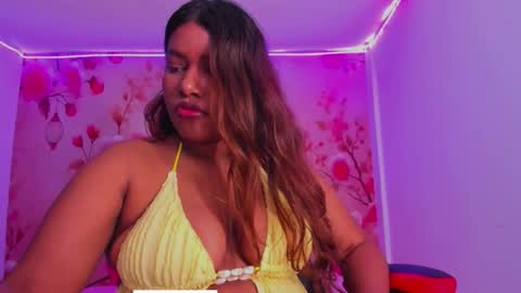 Snapshot of thais_waldrof chatting on 10.30.25 Andreina online show from 10.30.25