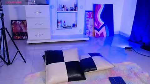 thalia  online show from 10.14.25