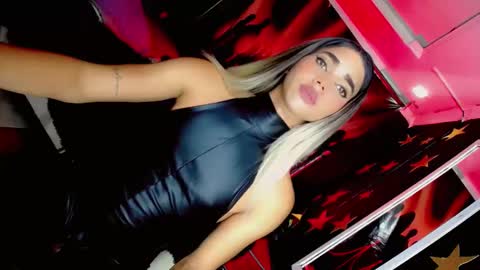 Thalia Girl online show from 02.22.25