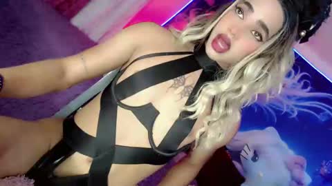 Thalia Girl online show from 03.02.25