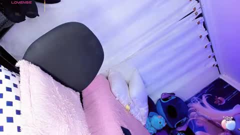 Thalia Girl online show from 11.19.25