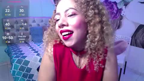 Snapshot of thalia_mills19 chatting on 09.25.25 Andrea online show from 09.25.25