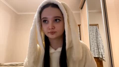 Snapshot of thaliakuchem chatting on 02.09.26 Yumi online show from 02.09.26