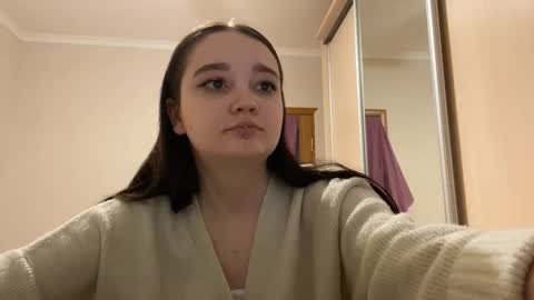 Snapshot of thaliakuchem chatting on 02.16.26 Yumi online show from 02.16.26