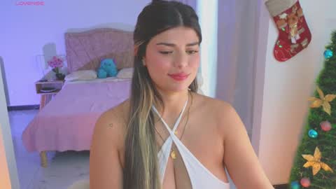 Snapshot of thamy_stark chatting on 12.17.24 Thamara online show from 12.17.24
