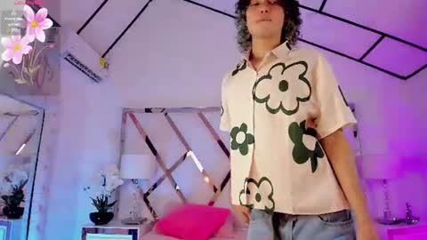 Snapshot of thanier_18 chatting on 06.11.26 thanier_18 online show from 06.11.26