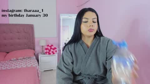 Snapshot of tharaaa_1 chatting on 01.17.25 Independent model online show from 01.17.25
