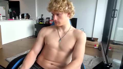 liammlust online show from 02.11.26