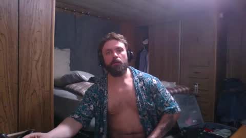 Snapshot of the4stringmotha chatting on 09.14.25 BiggerINalaska online show from 09.14.25