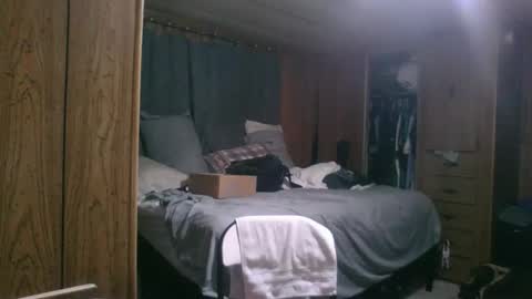 Snapshot of the4stringmotha chatting on 11.18.25 BiggerINalaska online show from 11.18.25