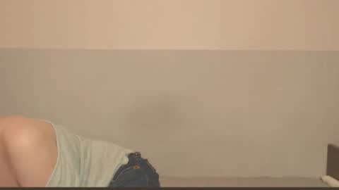 Snapshot of the_basic_instinctt chatting on 11.12.25 Eva online show from 11.12.25