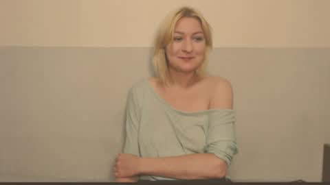 Snapshot of the_basic_instinctt chatting on 08.04.26 Eva online show from 08.04.26