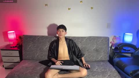 Snapshot of the_boys02 chatting on 03.01.26 the_boys02 online show from 03.01.26