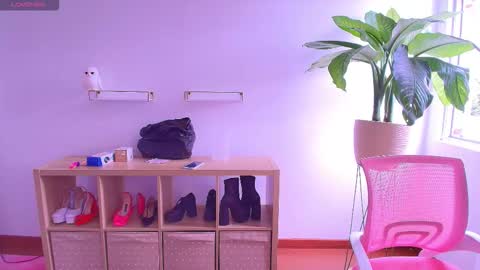 i am Cat  online show from 11.10.25