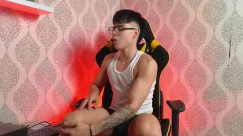 Snapshot of the_dean_boy chatting on 11.03.25 Ithan and Leo online show from 11.03.25