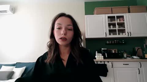 Mia online show from 09.23.25