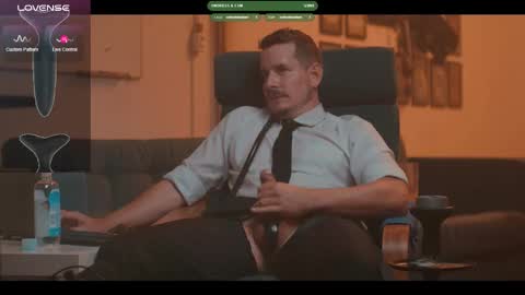 Snapshot of the_dilf chatting on 10.08.25 The DILF - online show from 10.08.25