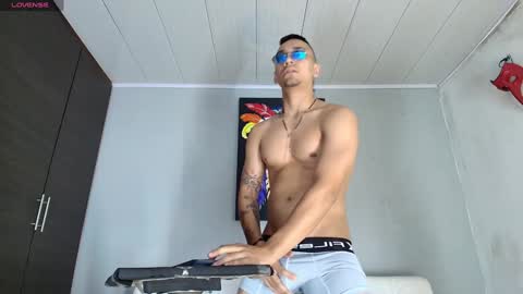 SCOTT  THEO  KAMERON  GENDERSON online show from 01.08.25