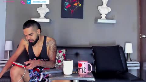 SCOTT  THEO  KAMERON  GENDERSON online show from 02.05.25