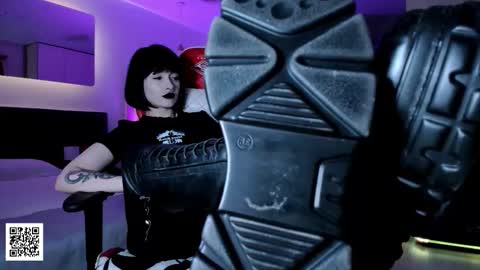 Snapshot of the_inamorata chatting on 10.29.25 Goddess Misha online show from 10.29.25