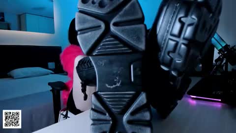 Snapshot of the_inamorata chatting on 11.04.25 Goddess Misha online show from 11.04.25